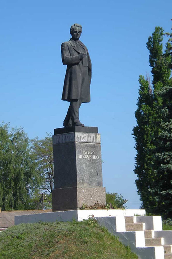 Taras Shevchenko monument in Yahotyn